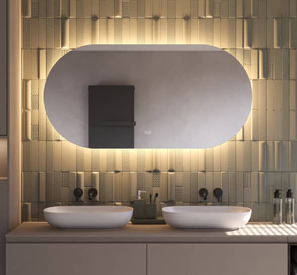 Deze trendy ovale badkamer spiegel is van alle gemakken voorzien, zoals: ambient verlichting, spiegelverwarming, dimfunctie en instelbare lichtkleur